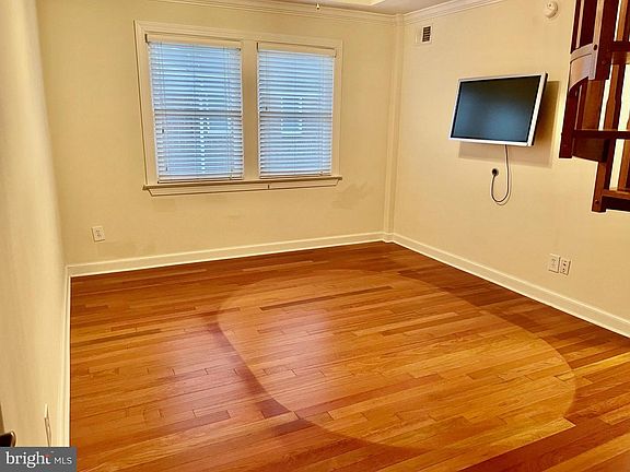 5th image of 722 S Washington St APT 301