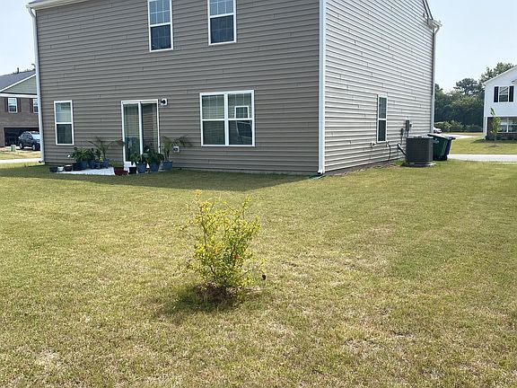3rd image of 900 Riverstone Dr