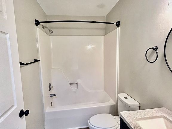 5th image of 706 Roberta Dr #A