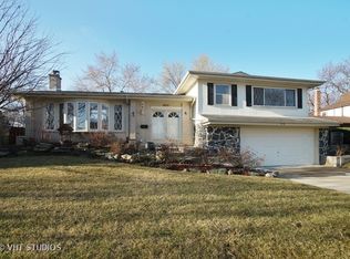 1015 E Waverly Dr, Arlington Heights, IL