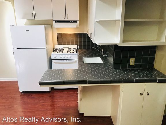 2nd image of 668 Loma Verde Ave #2