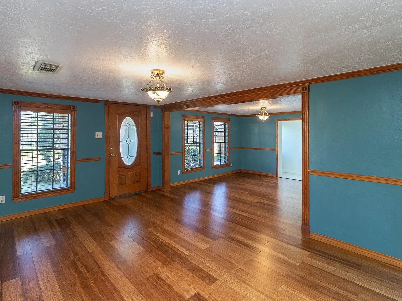 2 bed, 2.0 bath, 1326 sqft, $1,700 — Photo 4