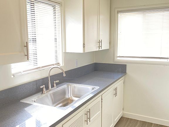 3rd image of 142 Claremont Ave #142