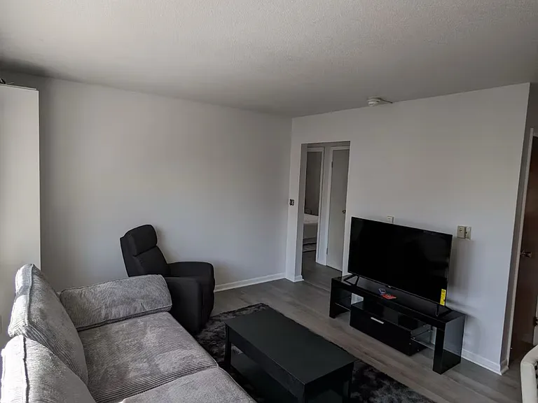 45 3/4 Pierrepont Ave #6 — Photo 3