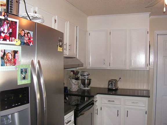 4th image of 3031 Farmhouse Ln