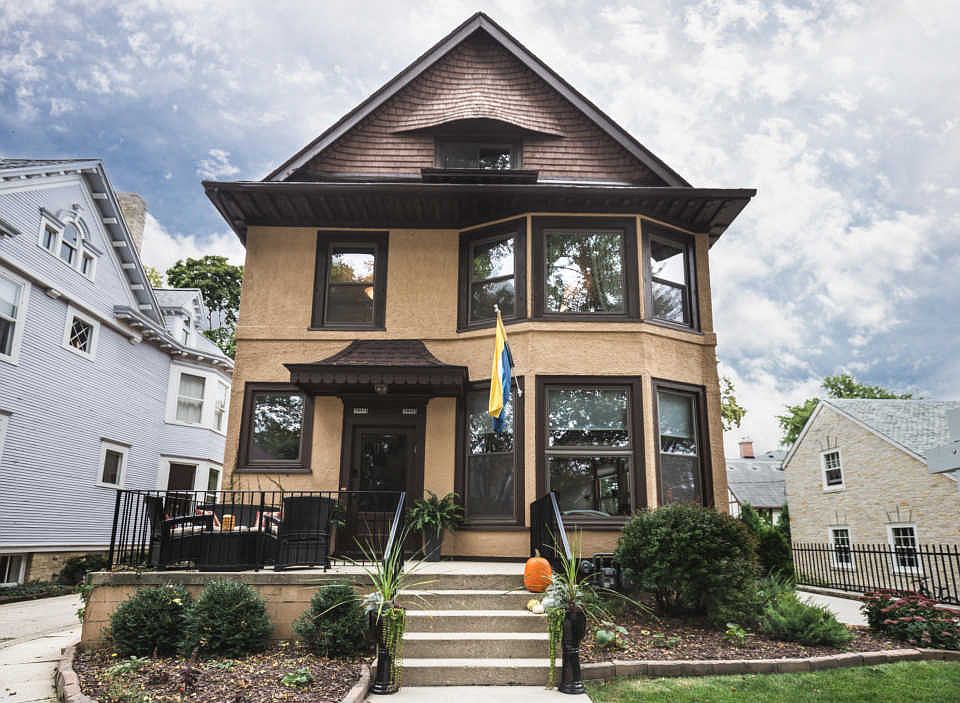 1st image of 2822 N Shepard Ave #2824