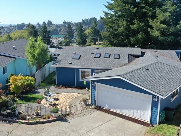 16445 Stitt Ln, Brookings, OR 97415
