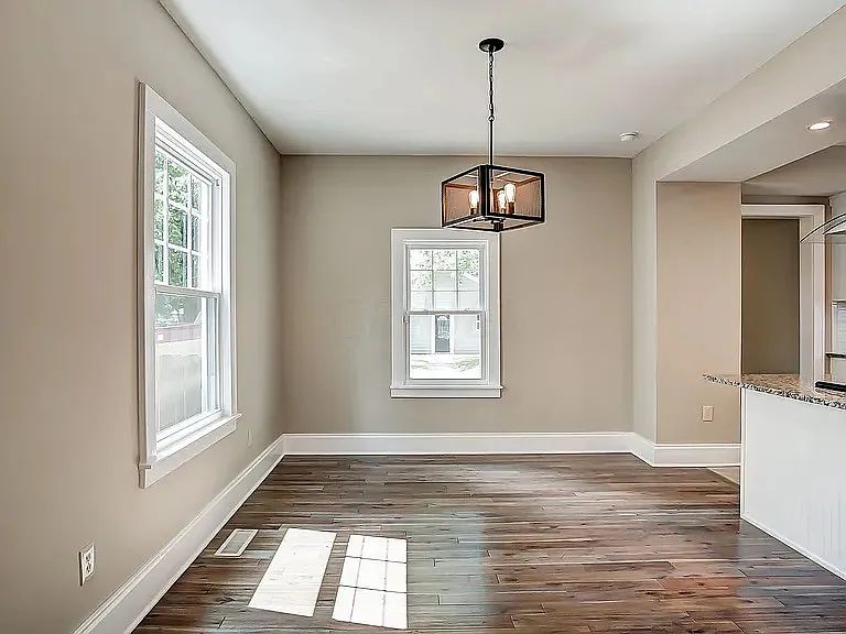 895 S Champion Ave — Photo 5