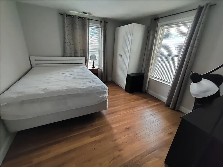 51 Allen St #1 — Photo 4