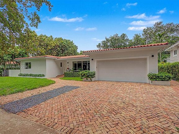 3rd image of 5510 Orduna Dr
