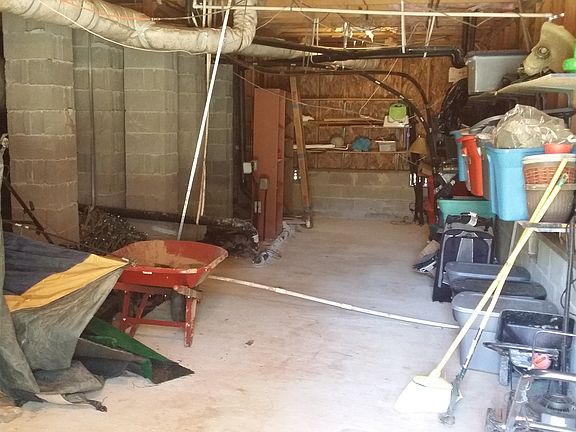 Gigantic storage area!