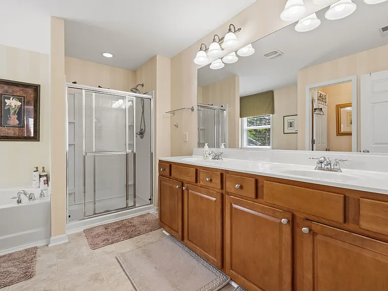 3809 Stoneybrook Dr — Photo 18