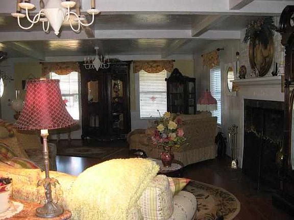 5th image of 2230 Oak S