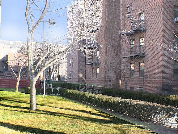 5th image of 2285 Bragg St APT 4B