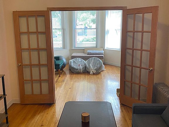 5th image of 844 N Oakley Blvd #1
