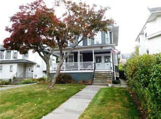 31 Meadow Ln, New Rochelle, NY 10805