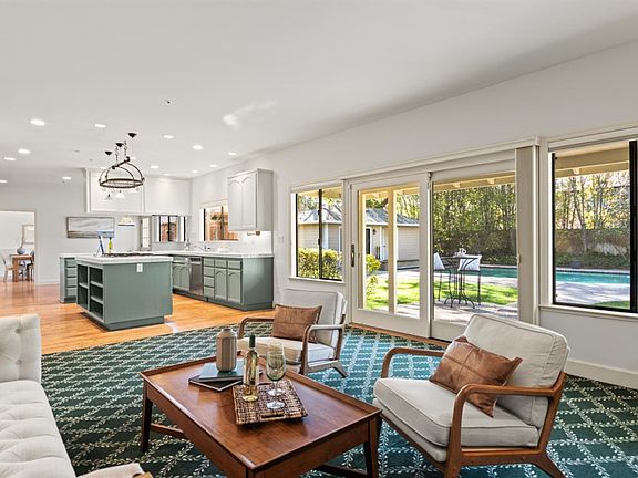 4th image of 11 Saddlebrook Court