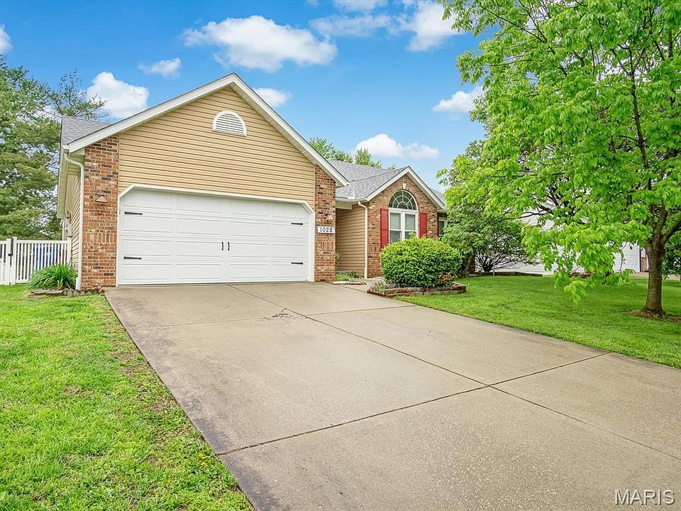 1st image of 1028 Meadow Lake Dr