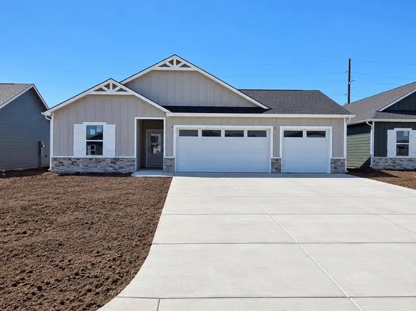 951 N Forestview St, Wichita, KS 67235