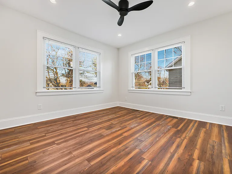58 Walter Ave — Photo 35