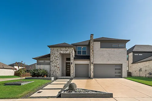 211 Coyote Creek Dr Photo 1