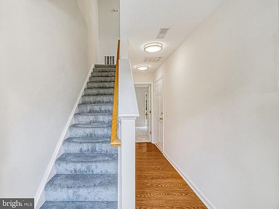 5th image of 23078 Fontwell Sq