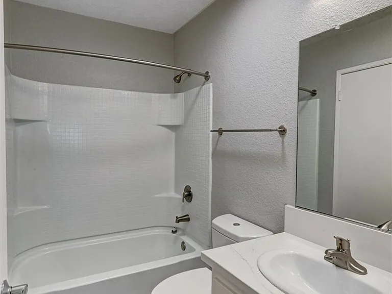 West Fifth Apartments — Photo 80