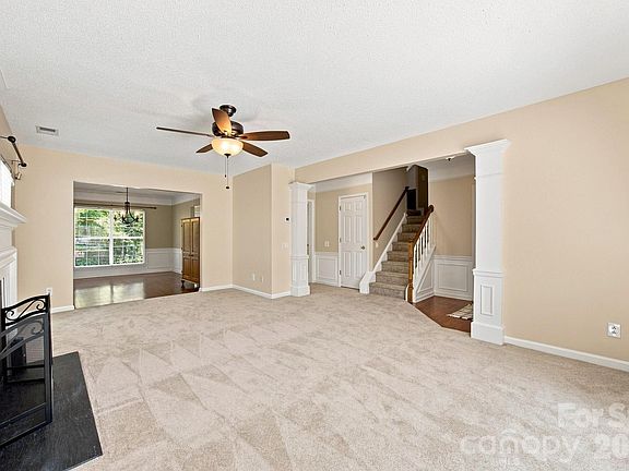 5th image of 124 Aylesbury Ln