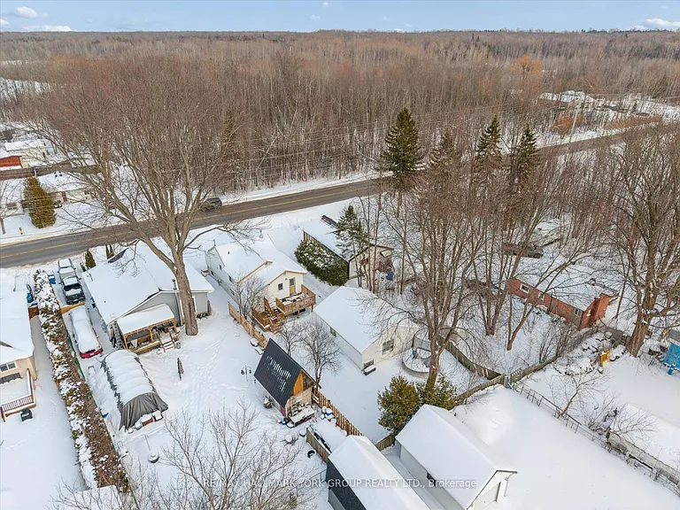 27008 Kennedy Rd #UPPER — Photo 31