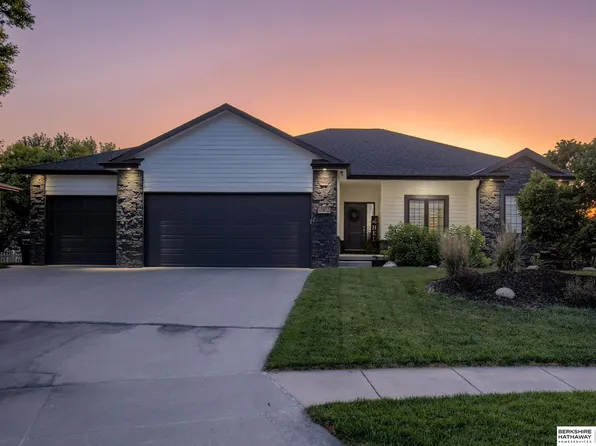 11902 S 214th St, Gretna, NE 68028
