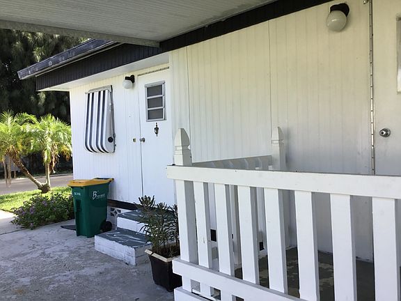 3rd image of 120 Lamplighter Dr