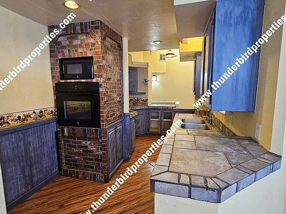 4th image of 10421 Sierra Bonita Ave NE