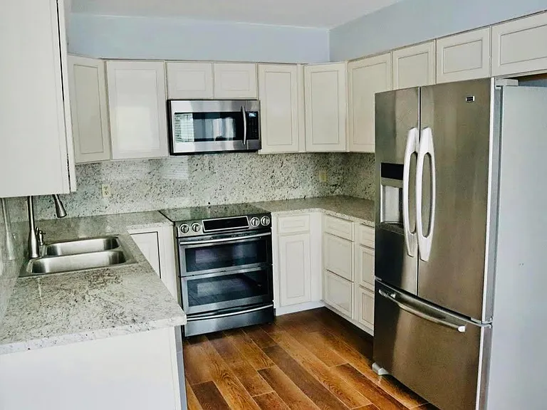 1 Sherbrook Ct — Photo 2