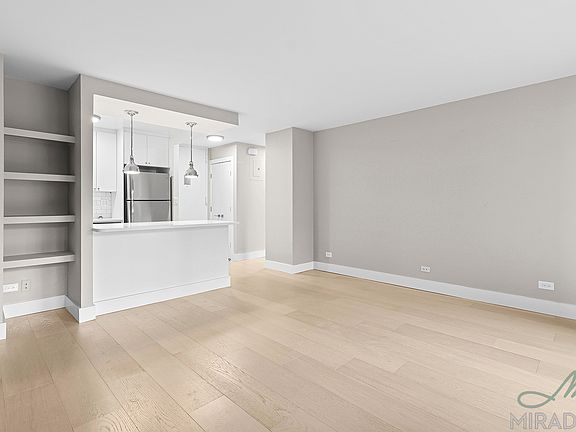 5th image of 330 E 39th St APT 30H