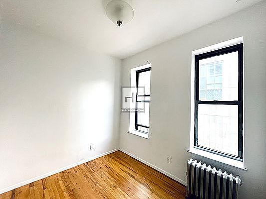 3rd image of 202 E 6th St APT 9