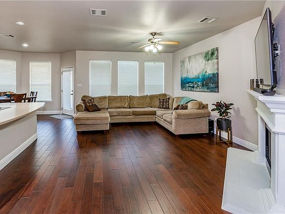 5th image of 18624 Dry Pond Dr