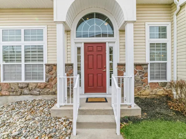 5904 Schindler Dr S, Monmouth Junction, NJ 08852