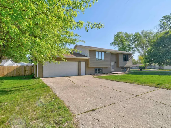 621 18th Ave N, Estherville, IA 51334