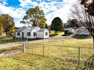 1620 Cherry Dr, Maryville, TN 37804