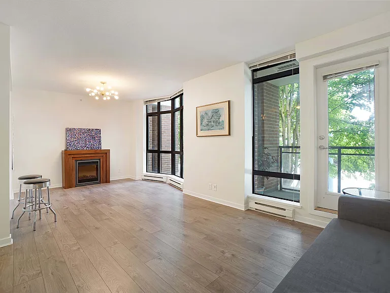 6351 Buswell St #7 — Photo 9