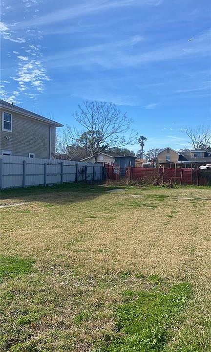 2nd image of 4400 Dodt Ave