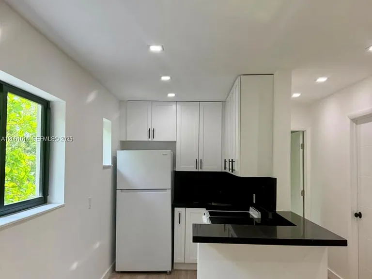 7521 NE 2nd Ct #5 — Photo 25