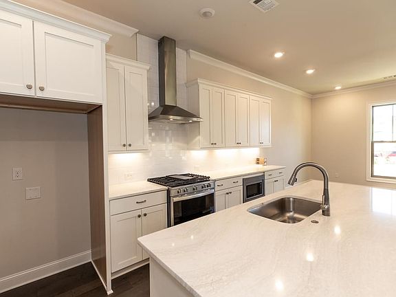 Hampton Home Design Kitchen