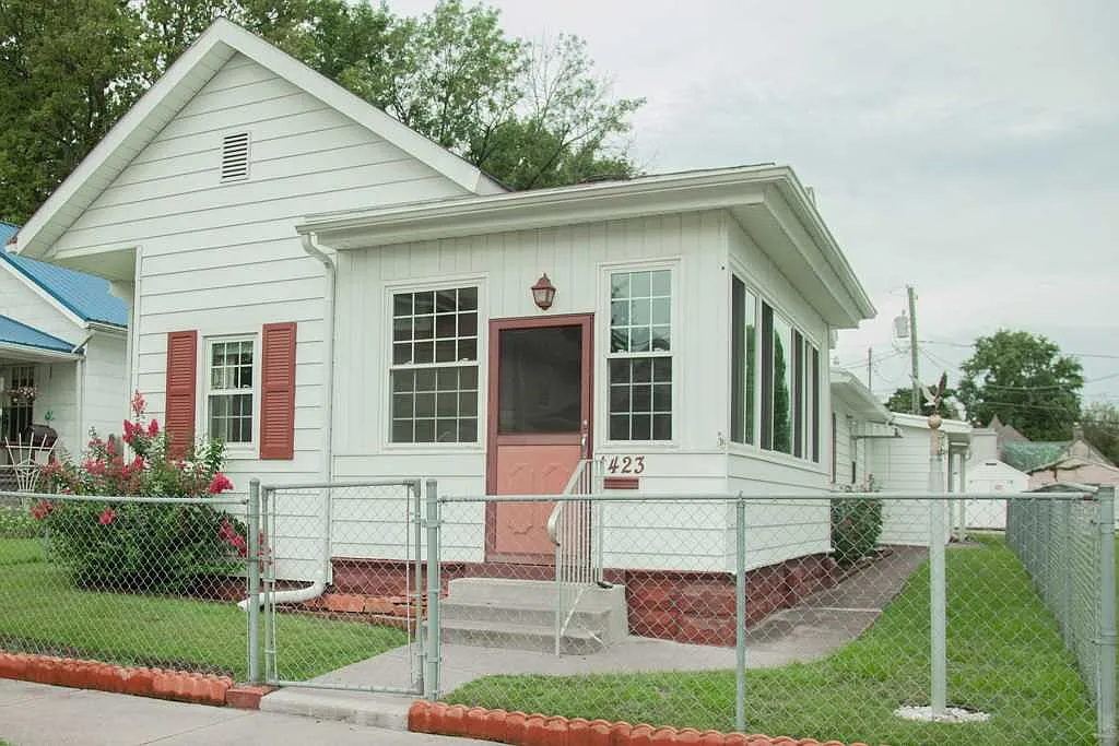 1423 Cumberland Ave photo 1