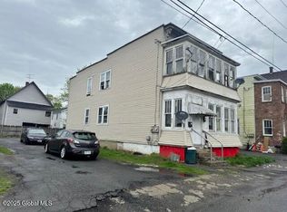 11 Lefferts St, Amsterdam, NY 12010