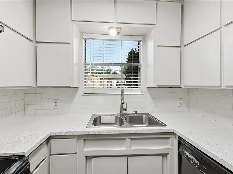 6540 Bernadine St — Photo 7