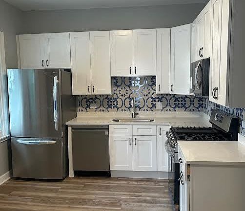 3rd image of 2839 N Southport Ave #2