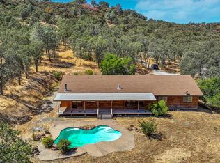 1443 Quail Oaks Rd, Valley Springs, CA 95252