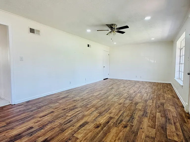 4224 Main St — Photo 5