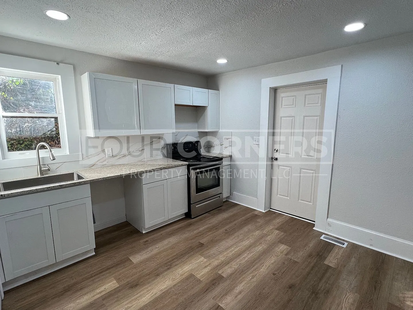 Beautifully Renovated 2BR Home — Photo 3